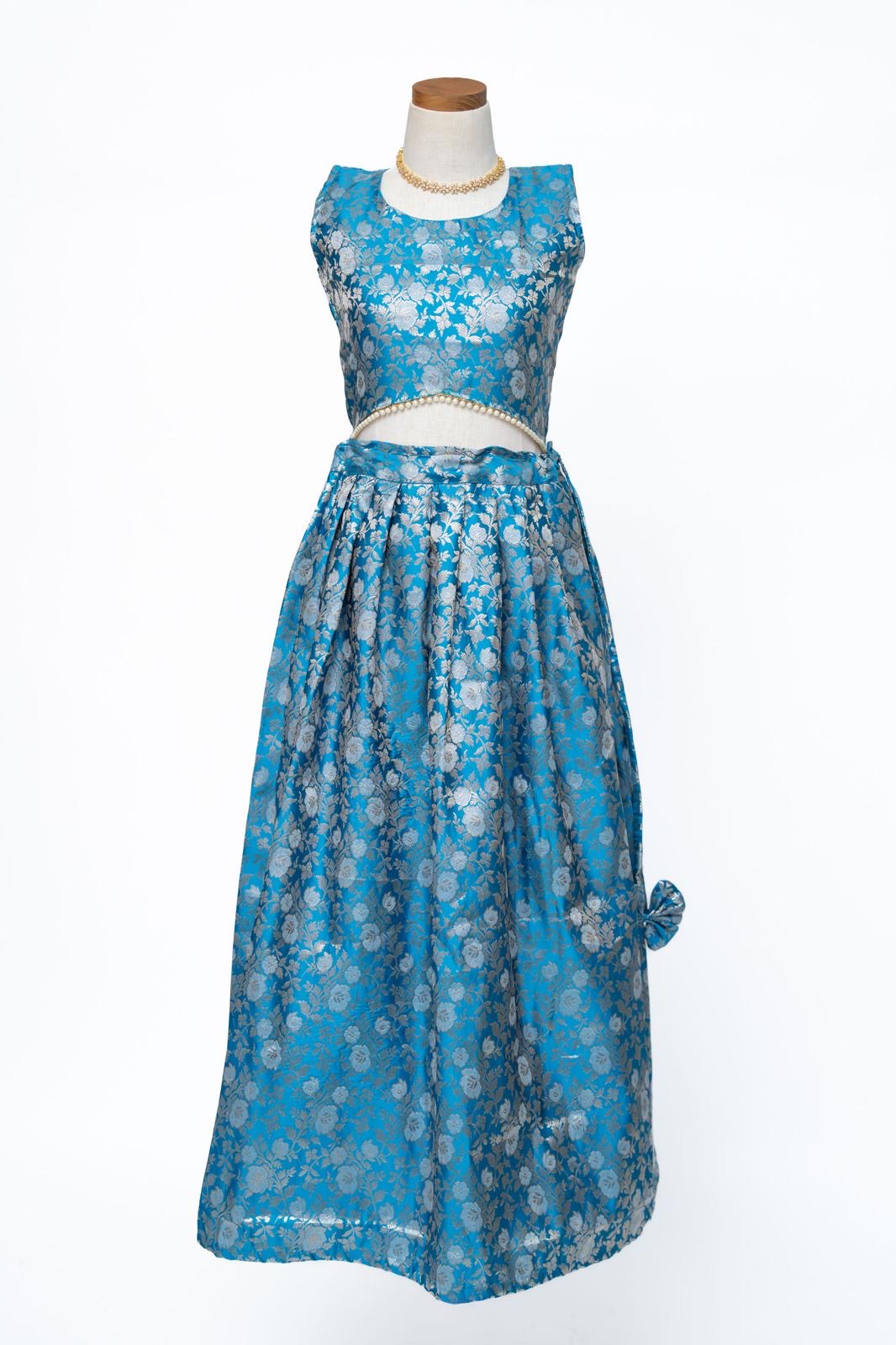 Banarasi 2 pieces crop blouse set with a Bow tie back.